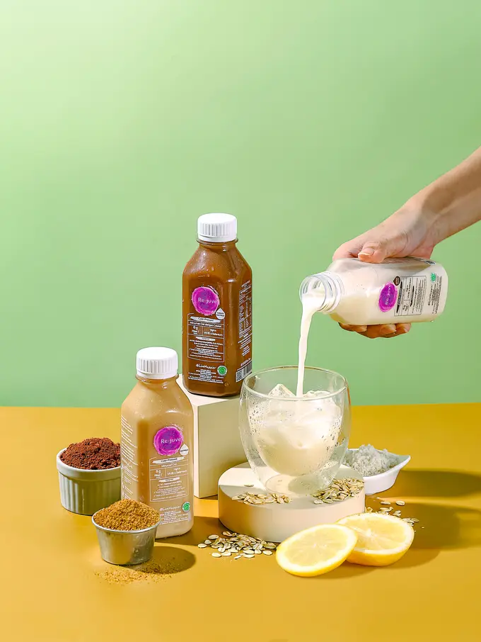 Cold-Pressed Oatmilk