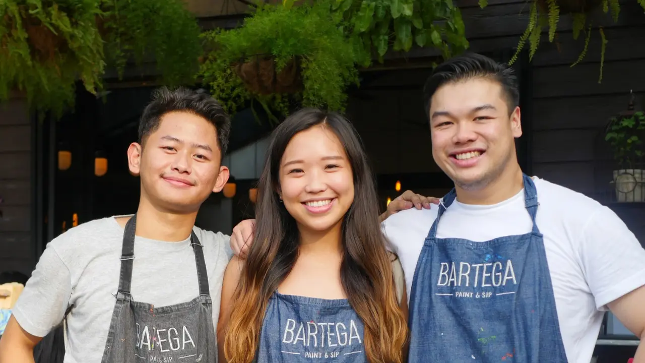 Jazz Pratama, Nadia Daniella, dan Benson Putra merupakan pendiri Bartega Studio
