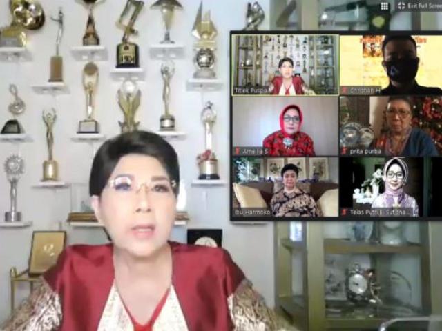 Titiek Puspa Raih Penghargaan Penggiat Seni Perempuan Di Hari Ibu Lifestyle Liputan6 Com