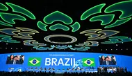 Momen ketika Brasil diumumkan sebagai tuan rumah Piala Dunia Wanita 2027 selama Kongres FIFA ke-74 di Bangkok pada 17 Mei 2024. (Manan Vatsyayana/AFP)