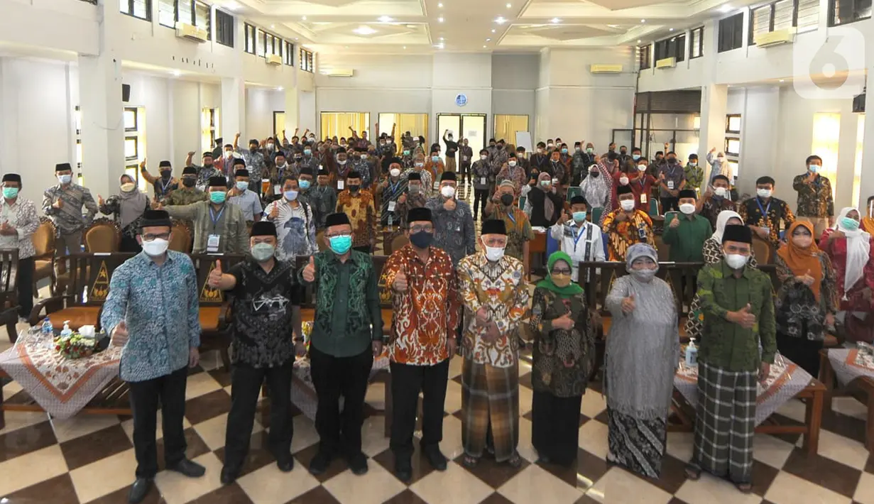Suasana pembukaan pelatihan santri developer kebangsaan 2021 di Jombang, Jawa Timur, Sabtu (05/6/2021). Program pelatihan yang diikuti lebih dari 1.000 santri sekaligus mendukung program Pemerintah dalam penyediaaan perumahan nasional. (Liputan6.com/HO/BTN)