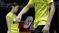 Pasangan Indonesia, Debby Susanto/Ronald, saat melawan wakil Jerman, Mark Lamsfuss/Isabel Herttich, pada Indonesia Masters 2019 di Istora, Jakarta, Selasa (22/1). (Bola.com/M Iqbal Ichsan)