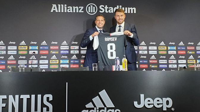 Aaron Ramsey resmi diperkenalkan sebagai pemain Juventus pada Senin (15/7/2019) sore waktu setempat. (dok. Juventus)