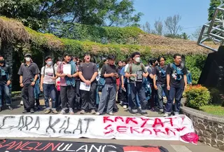 Keluarga Mahasiswa ITB demo membawa empat tuntutan. (merdeka.com/Azzura Galexia)