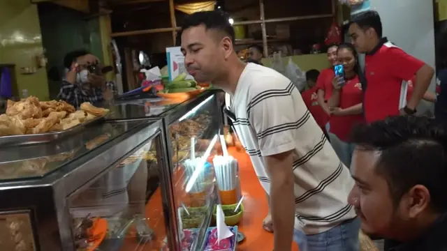 Raffi Ahmad makan di warteg (YouTube/Rans Entertainment)