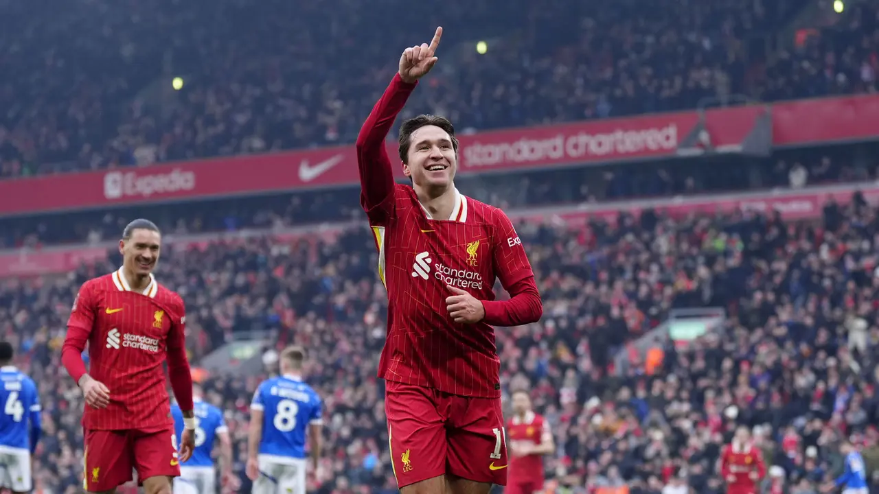 Foto: Comeback Manis Federico Chiesa Bersama Liverpool, Akhirnya Cetak Gol Perdana