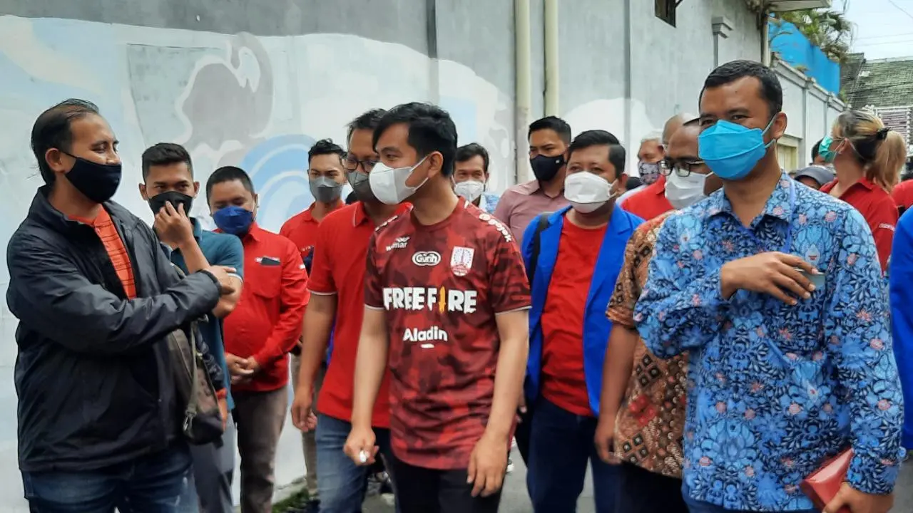 Gibran Rakabuming kenakan Jersey Persis