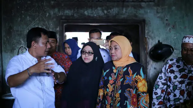 Calon Wakil Gubernur Jawa Tengah Ida Fauziah mengunjungi pengrajin tahu di Sragen (Dok. Tim Media Ida Fauziah)