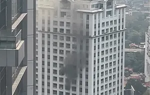 Cerita Evakuasi Korban Kebakaran Pavilium Pakai Skylift