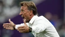 Pelatih asal Prancis berusia 54 tahun ini tak segan berteriak lantang mengingatkan para pemainnya jika instruksinya tak dijalankan sesuai rencana di atas lapangan. (AP/Manu Fernandez)