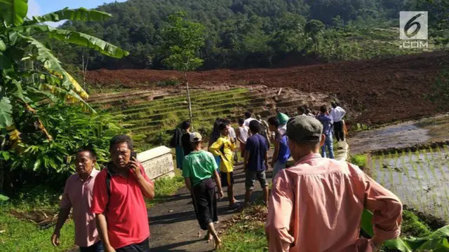 Bencana tanah longsor melanda wilayah Gunung Lio di Kecamatan Salem, Kabupaten Brebes, Jawa Tengah, Kamis (22/2/2018). T