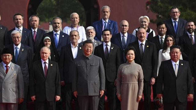 Sejumlah pemimpin negara menghadiri parade militer memperingati 80 tahun kemenangan dalam Perang Rakyat China Melawan Agresi Jepang dan Perang Dunia Anti-Fasis, termasuk Presiden Prabowo Subianto (Dok. AFP/Sergey Bobylev).