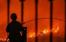 Gedung BPJS Cempaka Putih Terbakar, Api Muncul dari Lantai Tiga di Tengah Malam