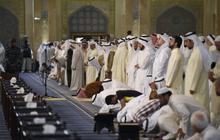 Keharmonisan muslim Sunni dan Syiah Kuwait salat bersama