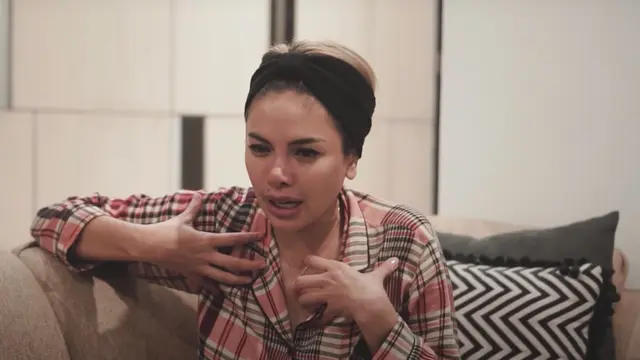 Unggahan Adella Wulandari soal Nikita Mirzani. (Foto: YouTube Adella Wulandari)
