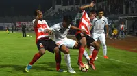 Semen Padang kalah telak dari Madura United (Liputan6.com/Erinaldi)