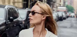 Office siren kembali menjadi salah satu tren fashion yang banyak dibicarakan. Gaya ini menghadirkan tampilan kantor yang rapi, modern, sekaligus memiliki karakter yang kuat. (Foto/Dok: ZARA)