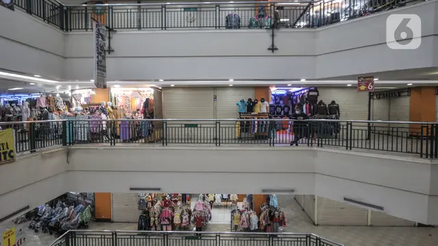FOTO: Geliat Pasar Grosir ITC Kembali Buka di Masa PPKM Level 4