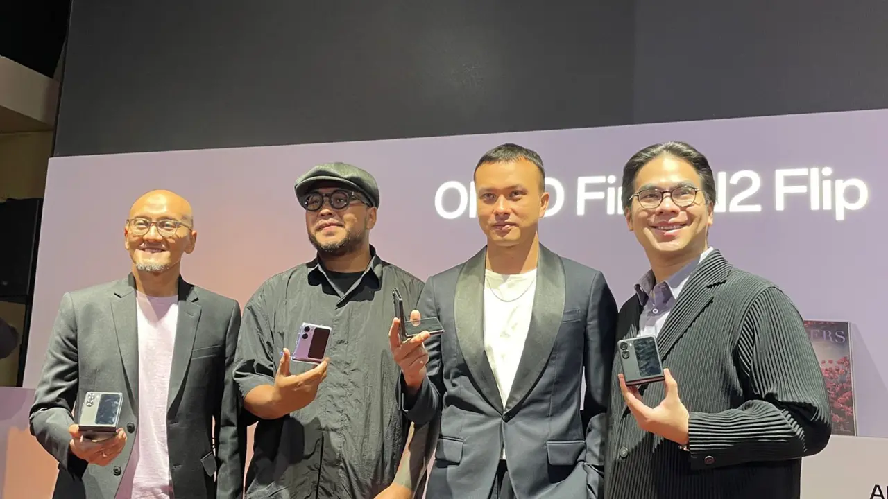 Peluncuran Oppo Find N2 Flip di Indonesia, aktor Nicholas Saputra jadi salah satu yang telah menjajal fitur-fitur HP layar lipat ini (Oppo Indonesia)