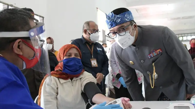 Ridwan Kamil Tinjau Pelaksanaan Vaksinasi COVID-19 Bagi Penyandang Disabilitas