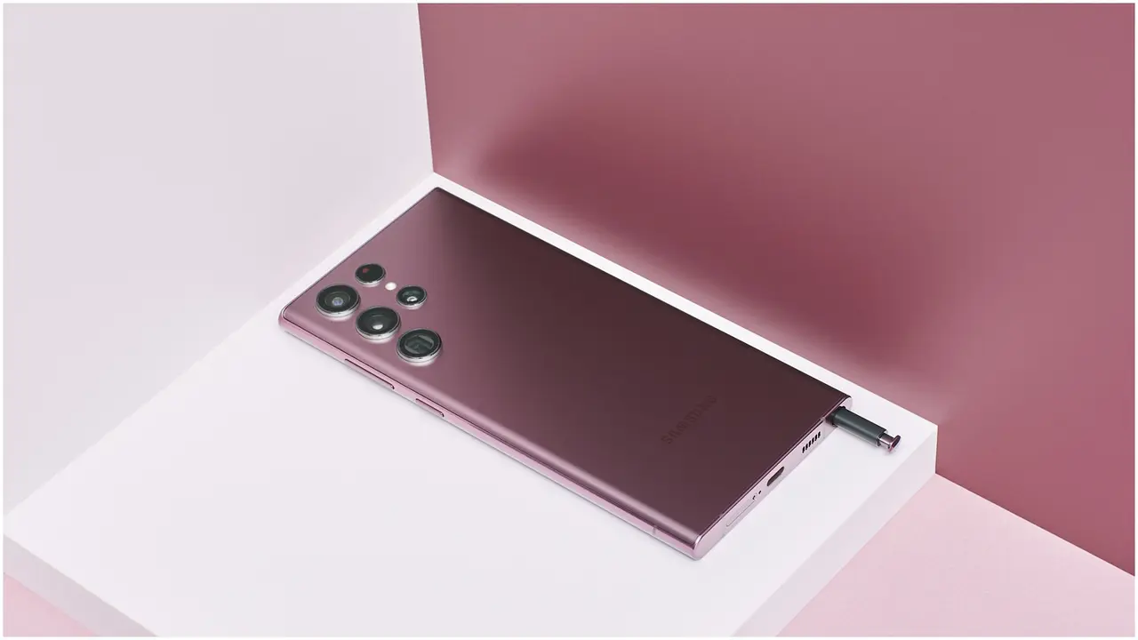 3 Kemudahan S Pen yang Menjadikan Galaxy S22 Ultra 5G sebagai Smartphone Paling Ultimate Untukmu