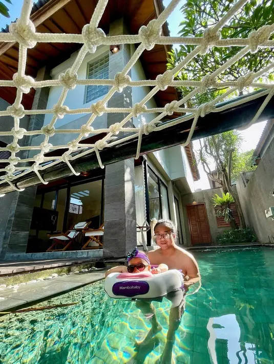 [Instagram/dea_ananda]