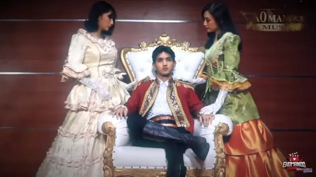 7 Potret Rio Ramadhan di Video Klip Balasan Lagu 'Keke Bukan Boneka', Bak Pangeran