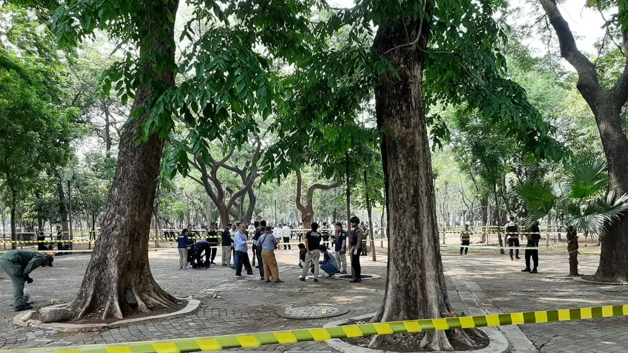 Kapolda Metro Jaya Inspektur Jenderal Gatot Eddy Pramono mengatakan saat ini polisi masih menggelar olah tempat kejadian perkara (TKP) usai ledakan di Monas.