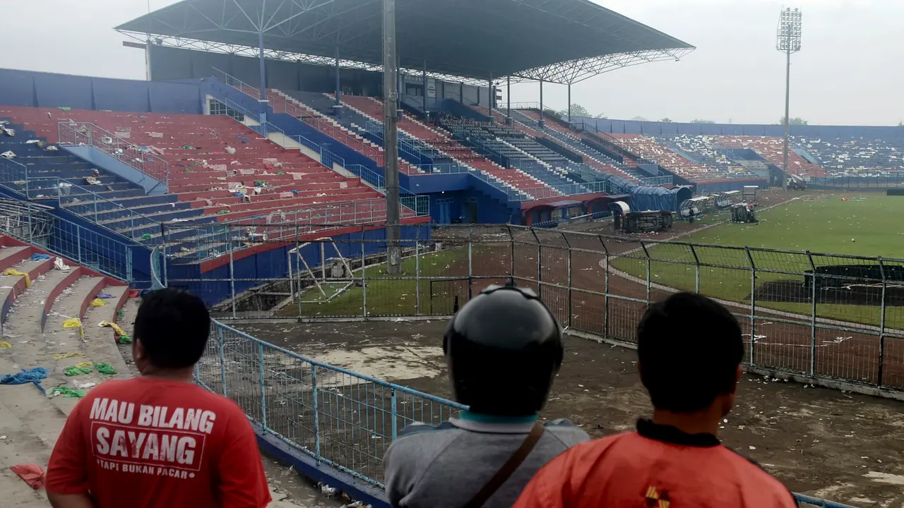 Kondisi Stadion Kanjuruhan Malang Usai Tragedi Kerusuhan
