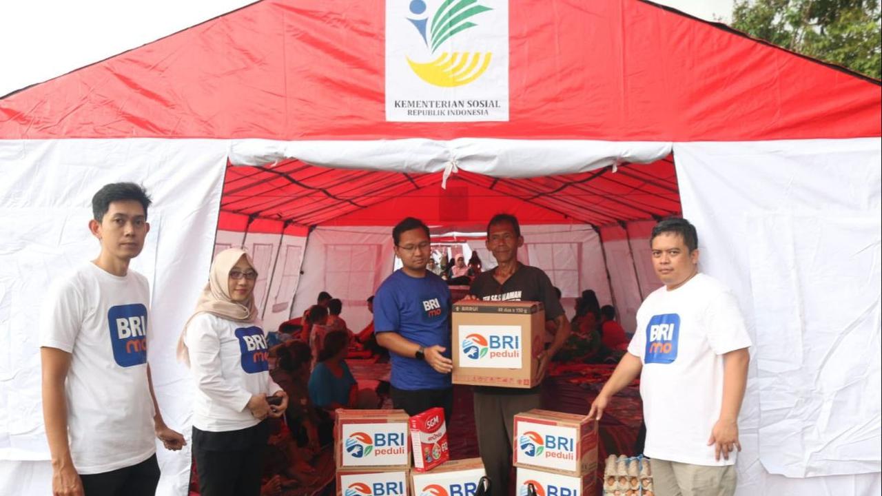 BRI Salurkan Sembako Bantu Korban Bencana Gempa Sumedang