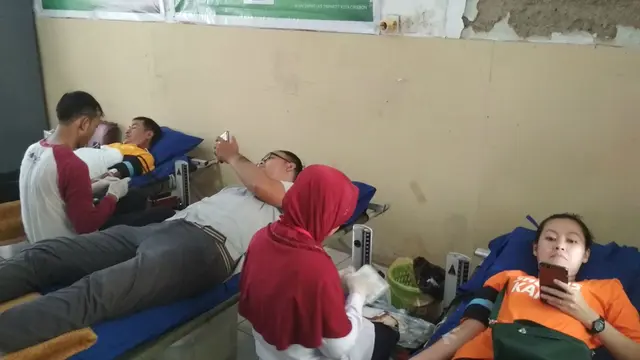 Aksi Sosial Hingga Mengawal Pemilu Peringatan Hari Buruh di Cirebon