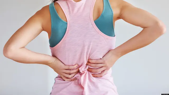 Duduk Kelamaan? Ini 3 Gerakan Yoga Buat Hilangkan Sakit Punggung