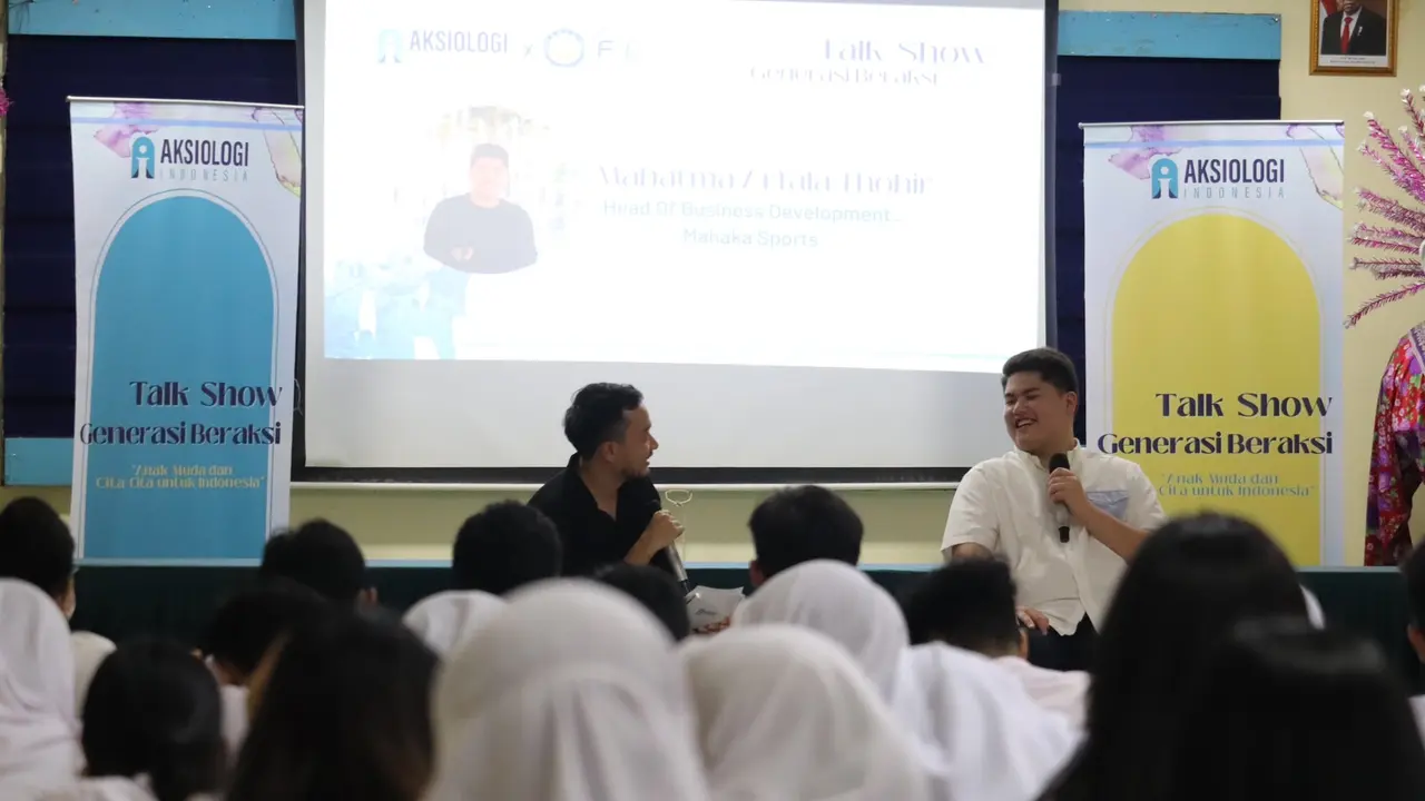 Aksiologi, gerakan yang menjadi bagian dari forum Akhlak Indonesia, melaksanakan rangkaian talk show di berbagai SMA di Jakarta. Pada momen kali ini, Aksiologi menyambangi SMAN 70 Jakarta dengan tajuk “Anak Muda dan Cita-cita untuk Indonesia” (Istimewa)