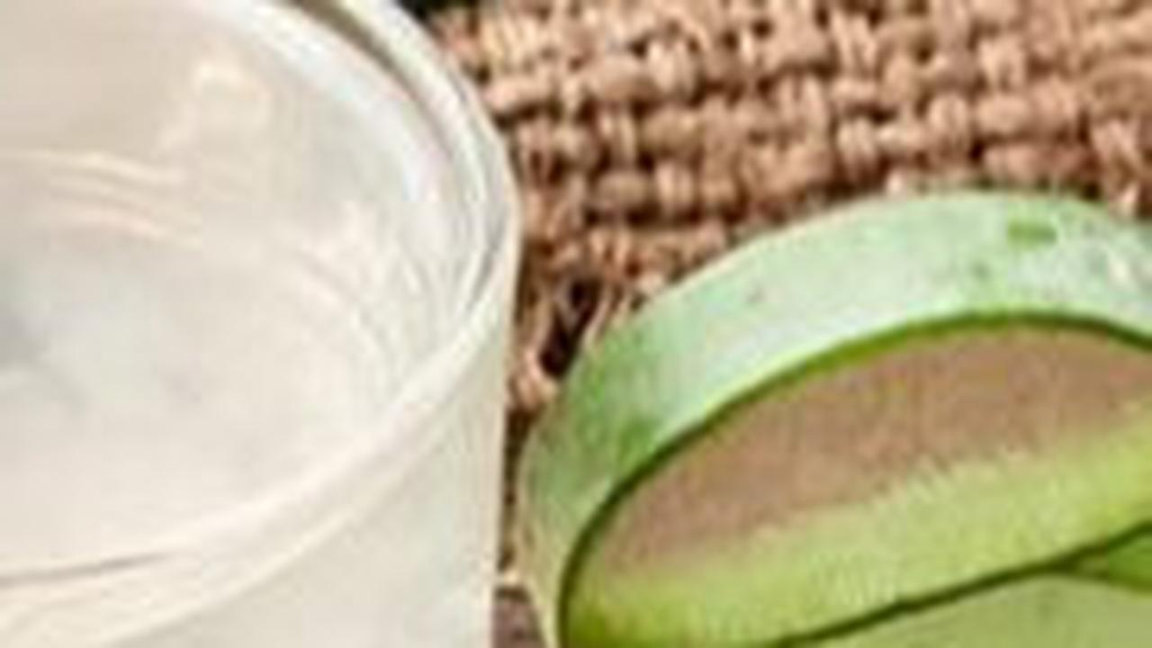 Cara Memilih Sampo yang Mengandung Lidah Buaya<br>