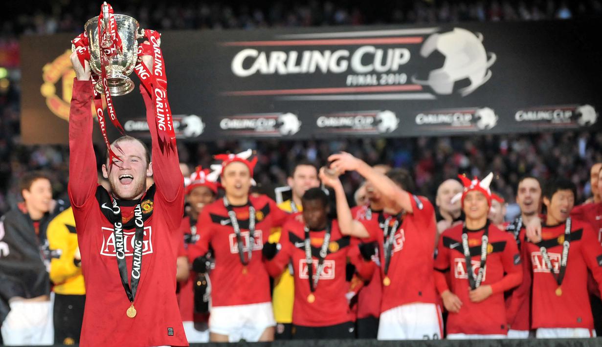 Salah satu gol yang bermakna terjadi di partai final Piala Liga 2009/2010. Berkat gol Rooney, Manchester United memastikan kemenangan 2-1 atas Aston Villa dan merebut trofi Piala Liga. (AFP/Carl De Souza)