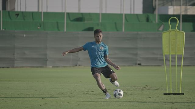 Osvaldo Haay berlatih bersama Timnas Indonesia di Dubai, Uni Emirat Arab (UEA).