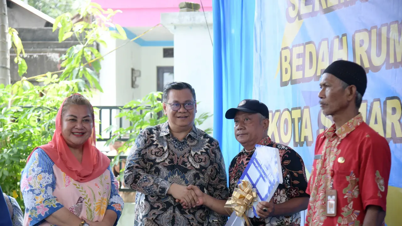 Wali Kota Semarang Hevearita Gunaryanti Rahayu menyaksikan penyerahan kunci tanda selesainya pemugaran oleh PT Taspen. Foto: Liputan6.com/ Felek Wahyu