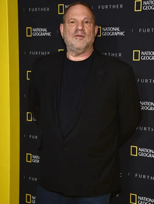 Dampak dari terbongkar skandal seks yang dilakukan Harvey ternyata berakibat pada dirinya sendiri. Selain ditinggal pergi oleh Georgina, sang istri, karier Harvey pun  semakin terancam. (AFP/Bryan Bedder)