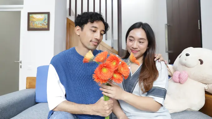 couple januari cinta yang tulus