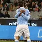 Raheem Sterling merayakan gol perdananya bersama Zuculini saat City melawan AS Roma (c) Twitter Manchester City