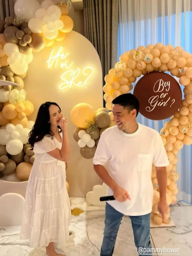 Artis Rayakan Tahun Baru Sambil Pamer Baby Bump