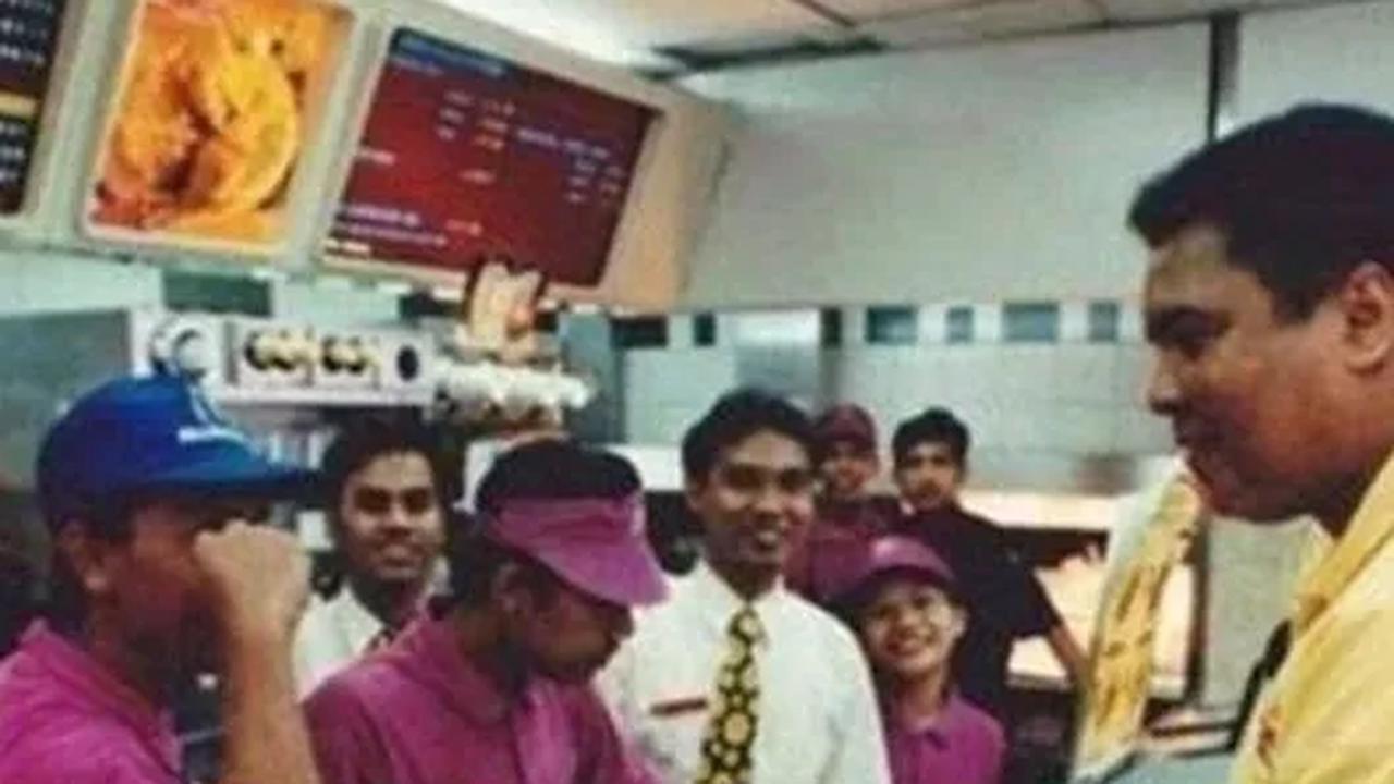 Berdasarkan laman resmi Rekso Nasional Food, perusahaan tersebut didirikan oleh Soegiharto Sosrodjojo pada tahun 1950. Soegiharto Sosrodjojo merupakan anak Sosrodjojo sebagai pendiri pabrik minuman Teh Botol Sosro.&nbsp;