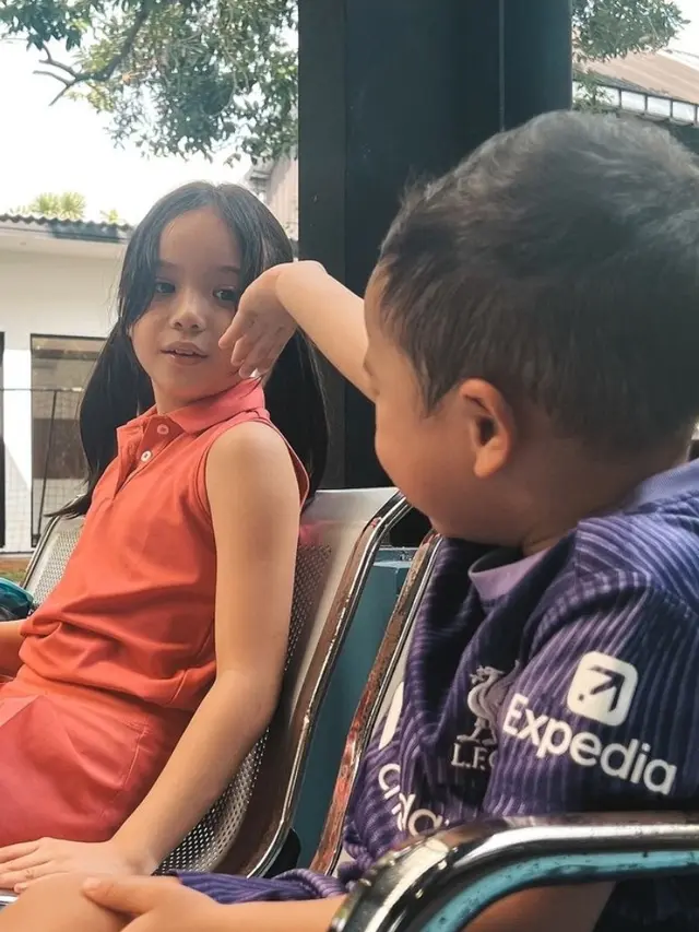 Gempi dan Rafathar Main Tenis