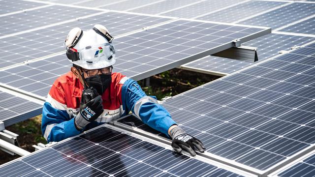 PT Pertamina (Persero) memastikan terus melanjutkan berbagai proyek demi pengembangan Energi Baru dan Terbarukan (EBT) atau energi hijau.