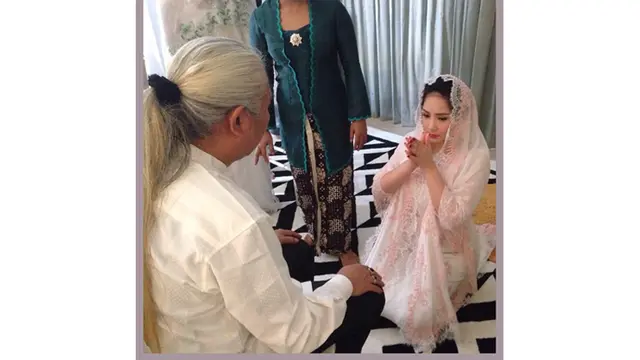 Kebaya Nagita Slavina