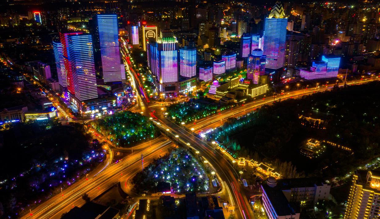 FOTO Potret  Kota Urumqi di Xinjiang Kala Malam  Hari  