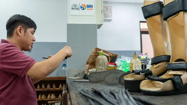BRI Peduli Salurkan Beasiswa dan Sarana Prasarana ke YPAC Jakarta