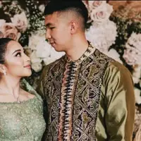 Momen Pertunangan Nikita Willy dan Indra Priawan. (Sumber: Instagram.com/nikilovers_jkt25)