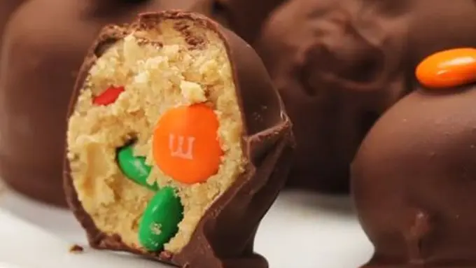 Cokelat Bola Selai Kacang Warna-warni, Camilan Murah Juga Meriah