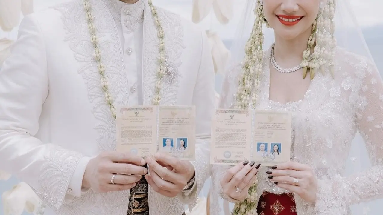 Bunga Citra Lestari terlihat sangat bahagia usai dirinya dipersunting Tiko Aryawardhana